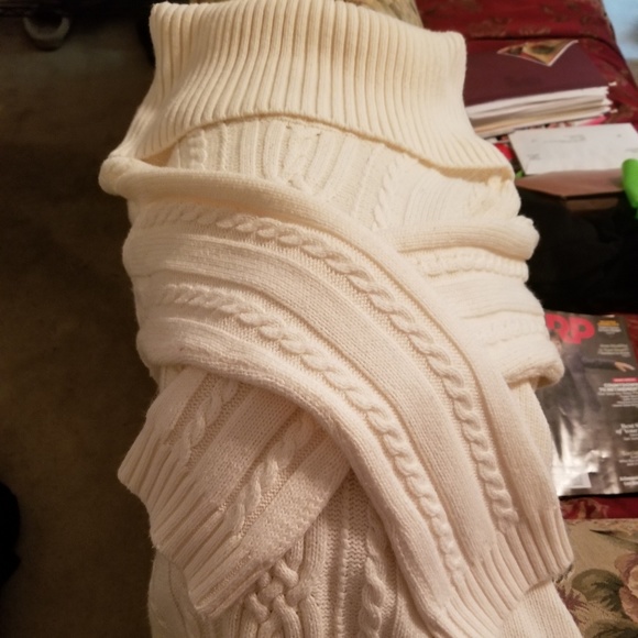 Sweater - Picture 2 of 3